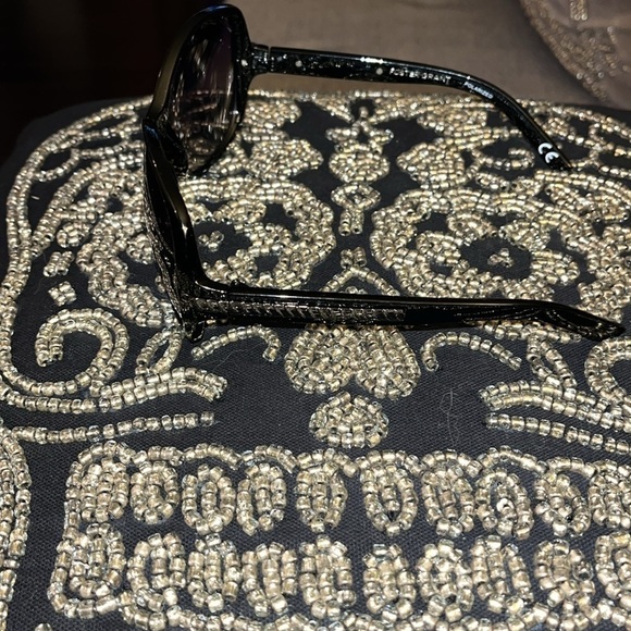 Foster Grant Women's
Polarized sunglasses Beth, Black.  Great condition. - Picture 3 of 7